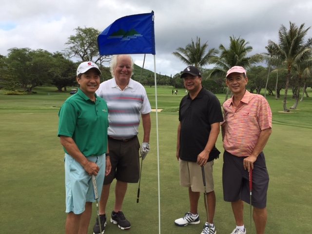 Mid Pacific Country Club 9-Hole Golf, Wine & Sake on the green